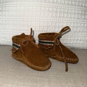 Minnetonka Moccasin raw edge tongue vintage Braided Bootie Native Toddler 6